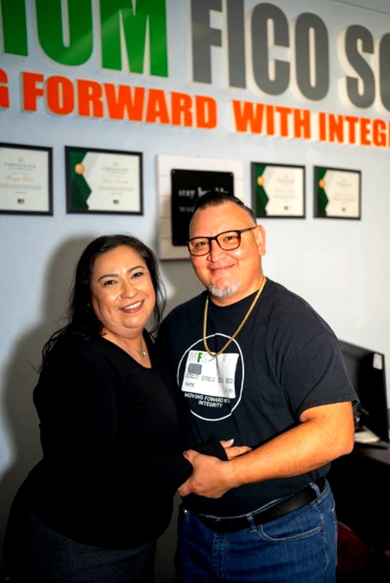 Fundadores de Maximum Score Builders Isaac y Lourdes Palacios