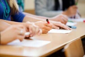 HOW TO Successfully Manage Student Loan Late Payments and Forbearance Plans: Tips and Tricks for Credit Repair